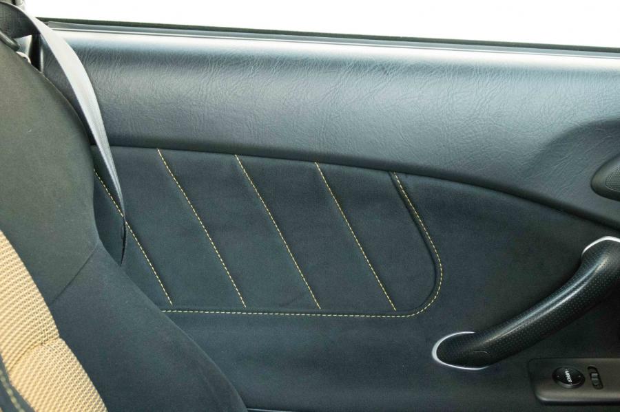 Детали интерьера Honda S2000 CR (AP2) 2008 года  (фото 114 из 180)